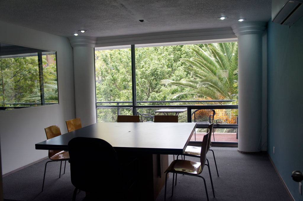 sala participantes 1 mesa cuadrada